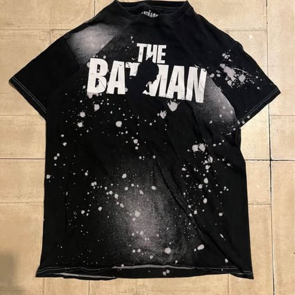 The Batman black and white graphic tshirt size medium